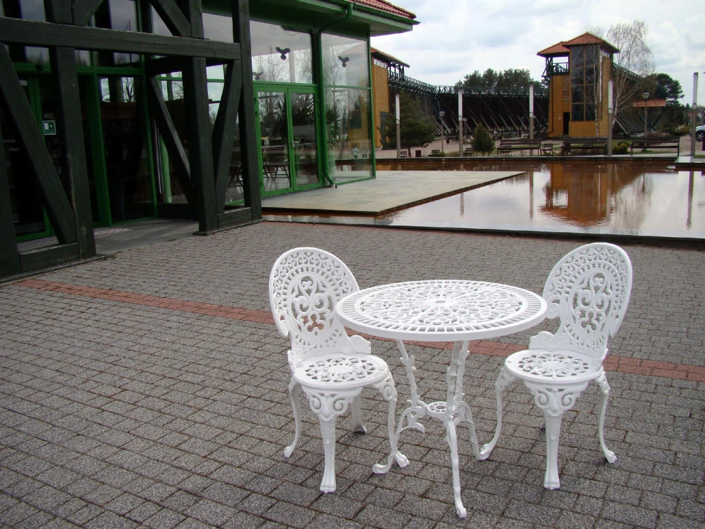Gusseisen-Gartenmöbel-Set Romantic Ø 75 cm mit 2 Stühlen